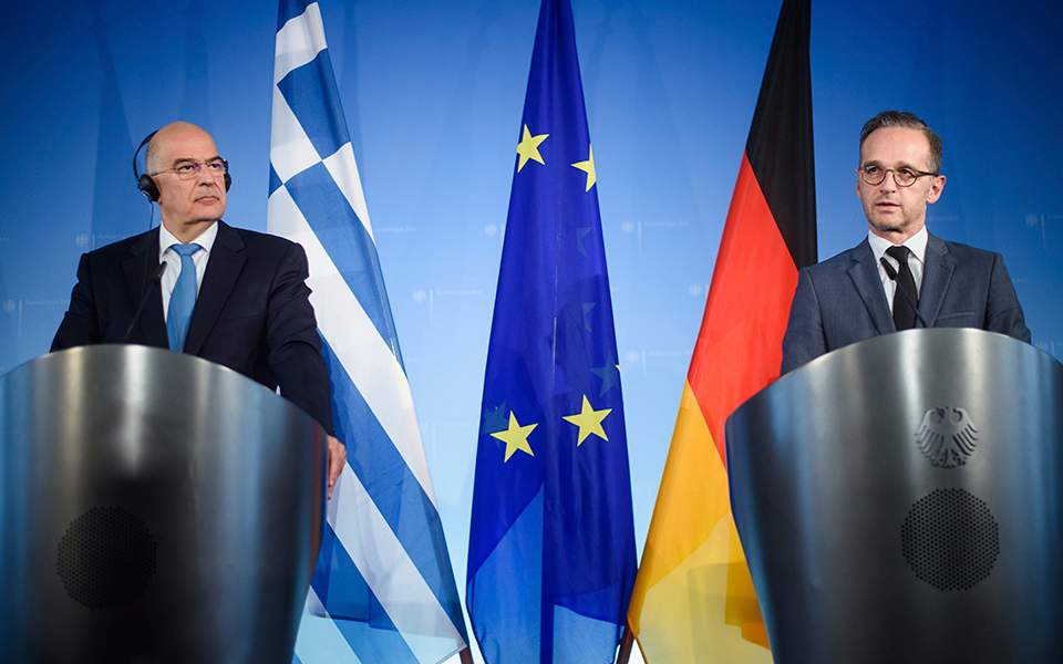 Maas praises Greece on reforms, migration