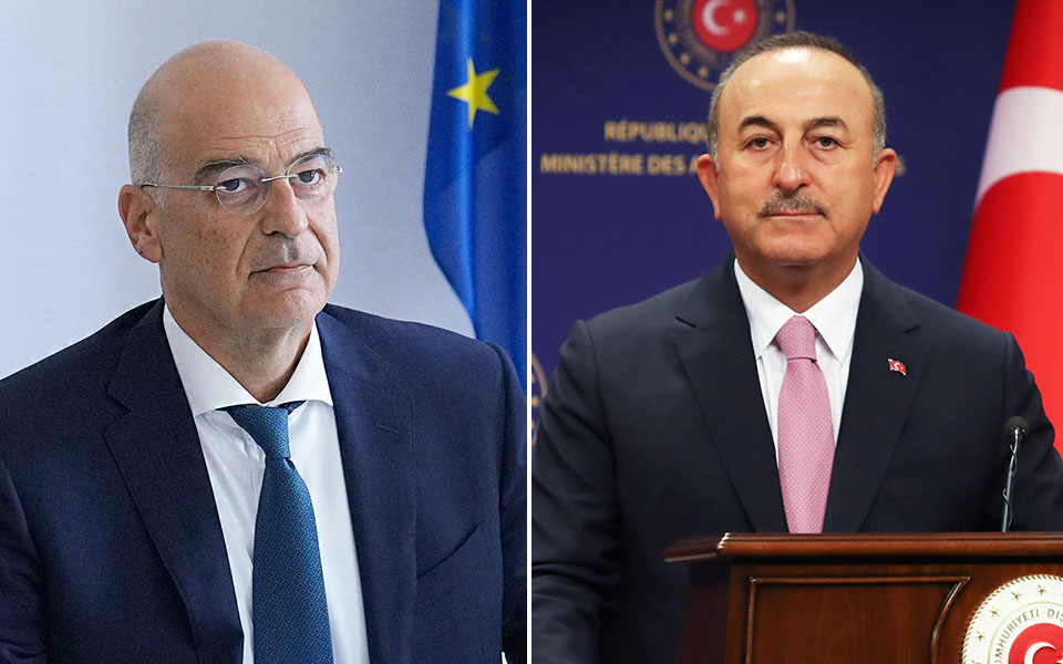 Greek FM meets with Turkish counterpart on sidelines of security forum