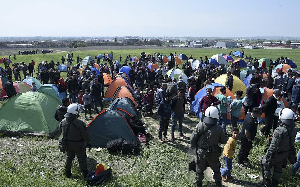 Migrants gathering in northern Greece for Balkan crossing