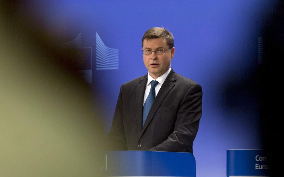 Greek 2019 budget compatible with Stability Pact, says Dombrovskis