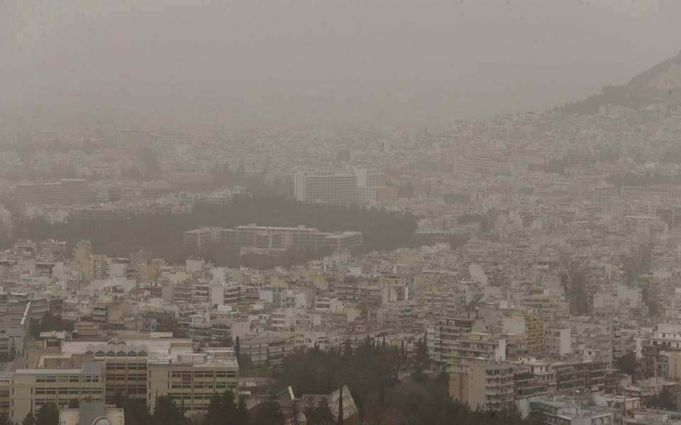 Haze of African dust shrouds parts of Greece