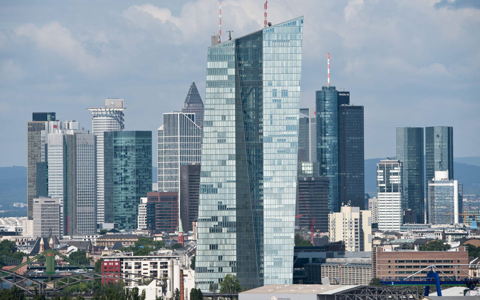 ECB lowers cap on ELA for Greek banks