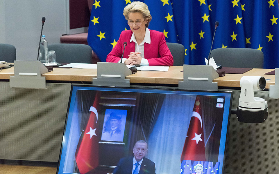 Von der Leyen tells Erdogan talks with Greece ‘essential for stability’ in East Med
