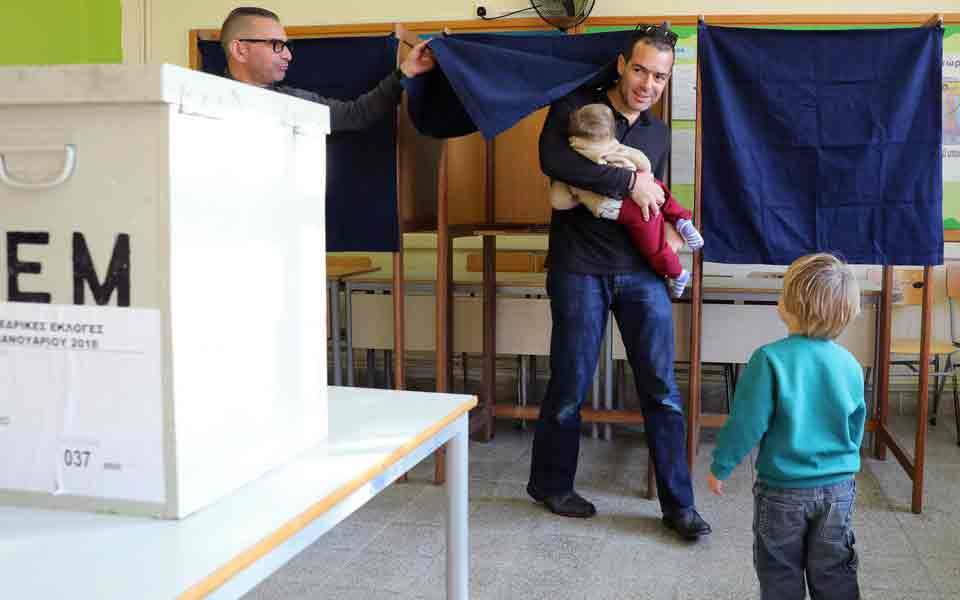 Cypriots to vote in runoff in hope of peace deal