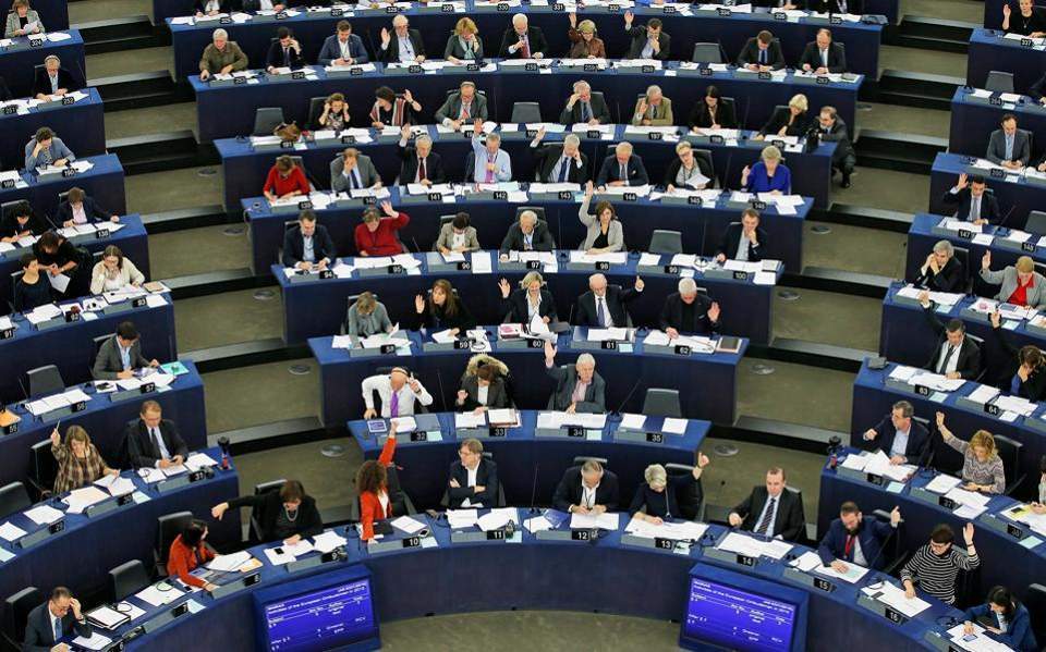 Survey: Center right to top EU poll, gains seats from past projection
