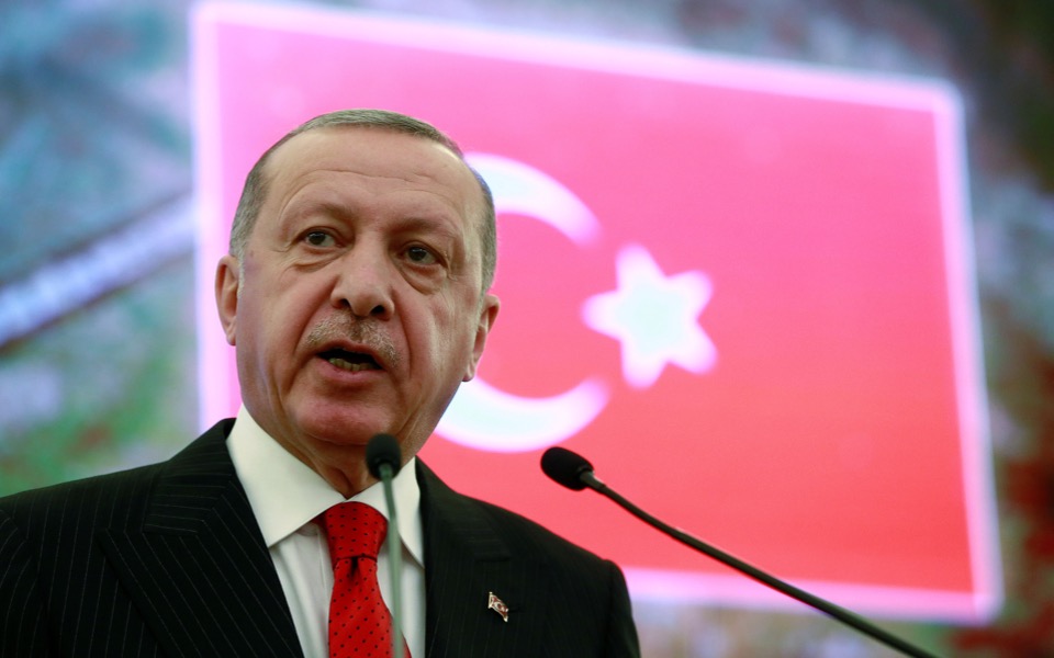 Tsipras, Erdogan stick to positions after Ankara talks