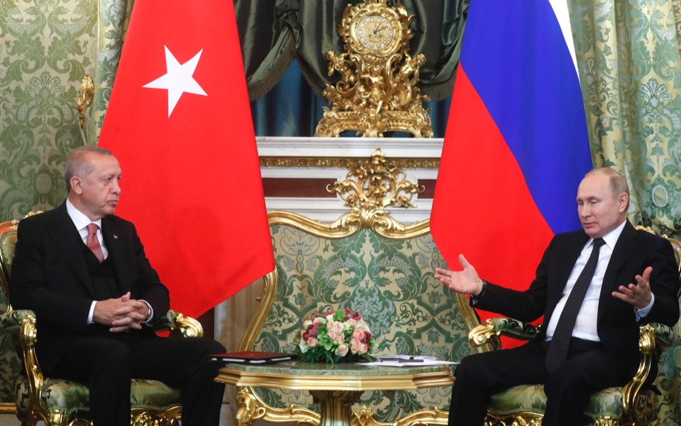 Erdogan, Putin stress defense cooperation at Moscow meeting