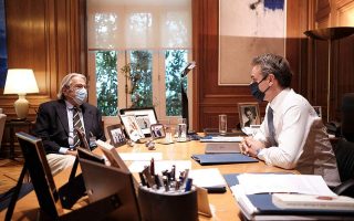 Mitsotakis meets newly-appointed ESETEK president
