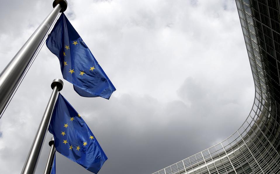 EU plans online screening for visa-free travelers