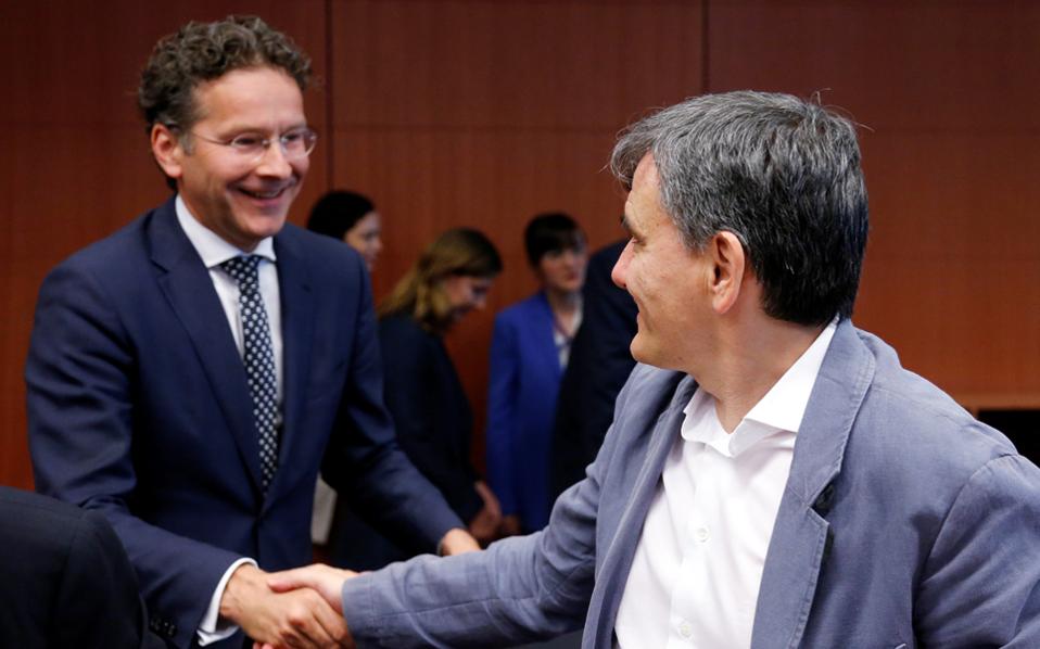 Survey: Half of Greeks think Eurogroup deal a bad one