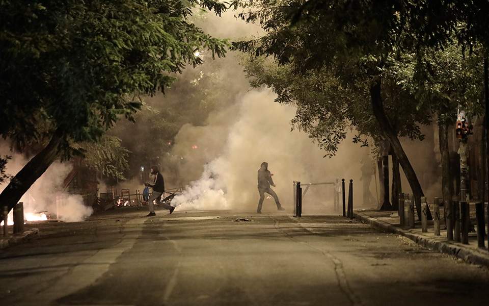 Eight arrested in Nov. 17 clashes told to ‘stay away from Exarchia’
