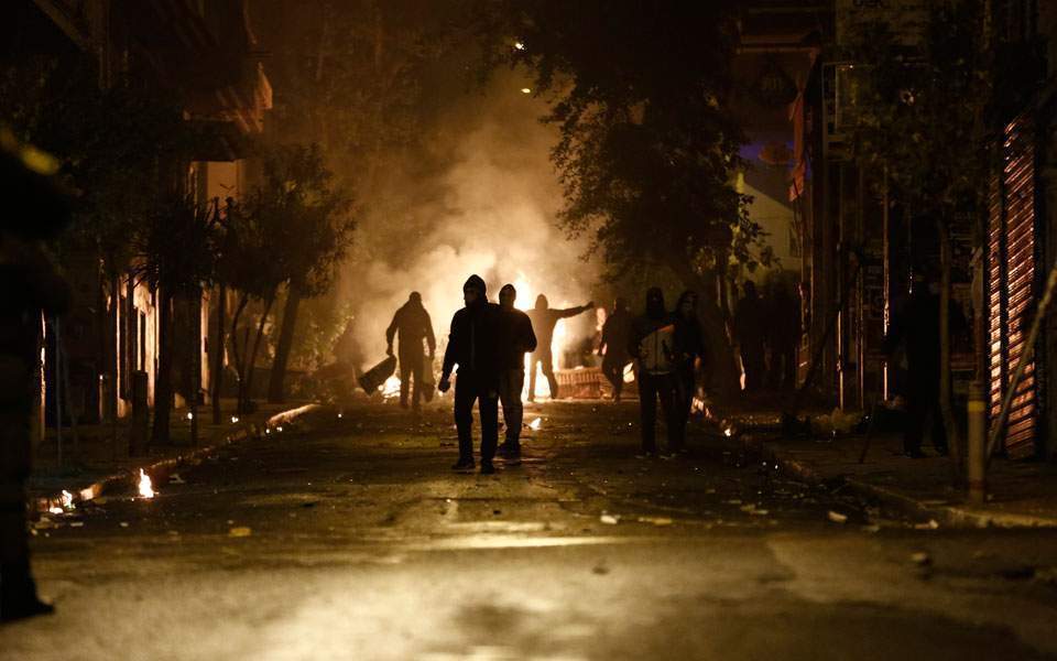 Clashes break out in Exarchia, again