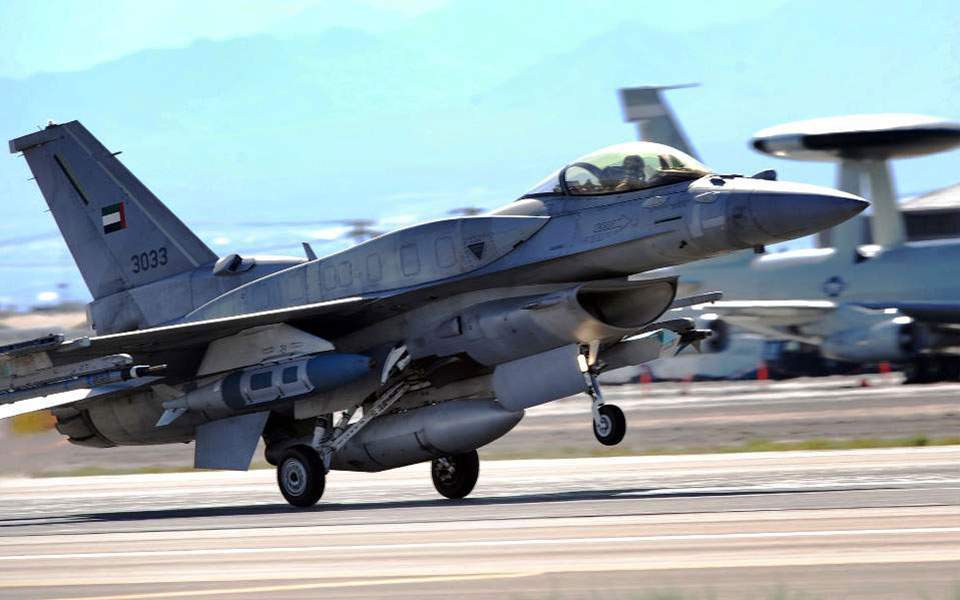 Four Emirati F-16s to arrive in Souda Air Base