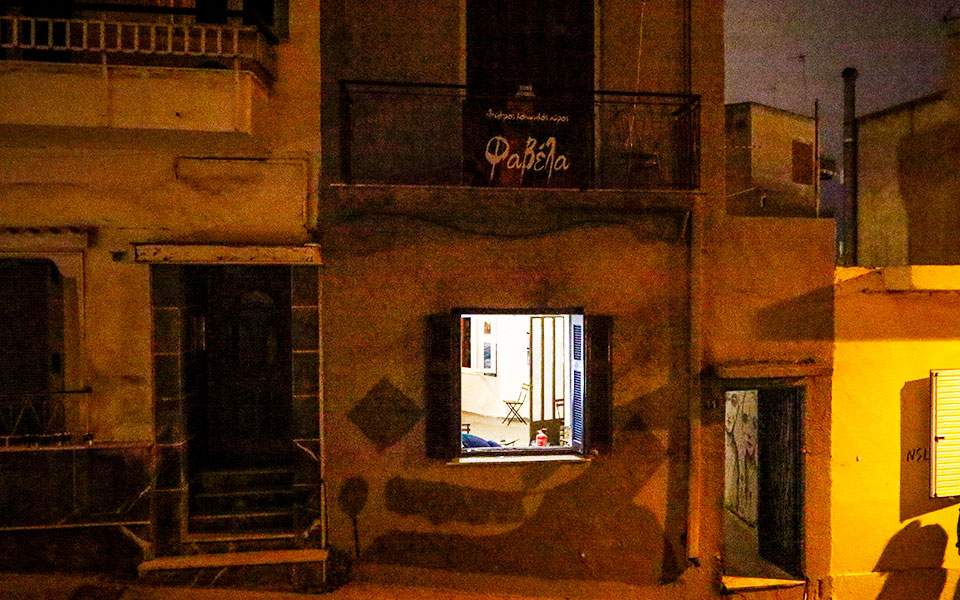 Two Piraeus squat attackers  connected to Golden Dawn