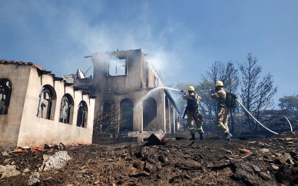 Blaze breaks out near Daou Penteli monastery in northeastern Attica