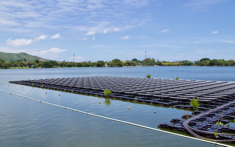 Floating solar panels on reservoirs attract investments