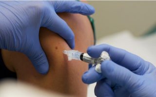 Flu jabs running low as Greeks warm to inoculation