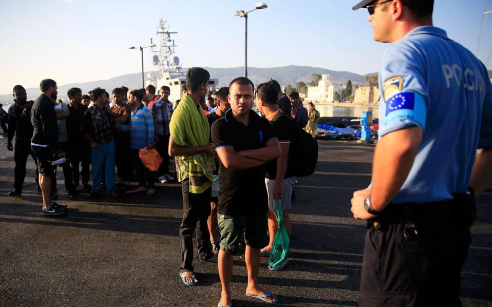 Frontex sends 300 guards in migrant mission to Greece