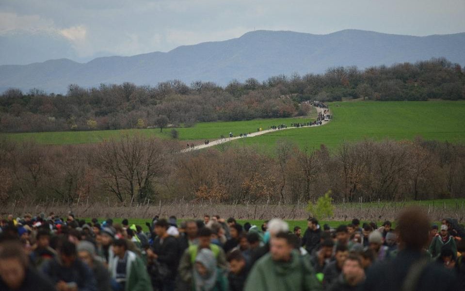 Refugees scramble for way past EU’s closed Balkan door