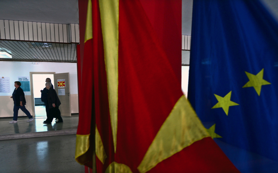 Turnout in FYROM referendum at 34 percent shortly before polls closed