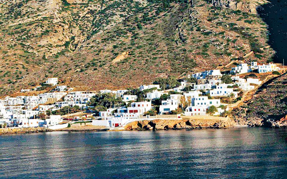 Islanders divided over plans to expand Sifnos port