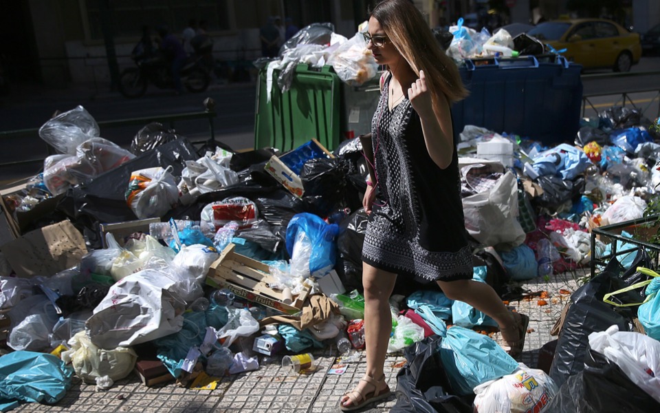 Garbage piles up in streets of Athens
