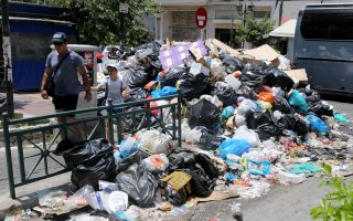 Greek garbage collectors reject compromise as trash piles up