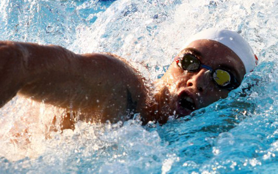 Swimming legend Gianniotis lands bronze, qualifies for Rio