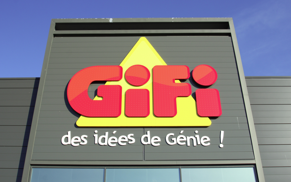 French retailer is seeking Greek producers
