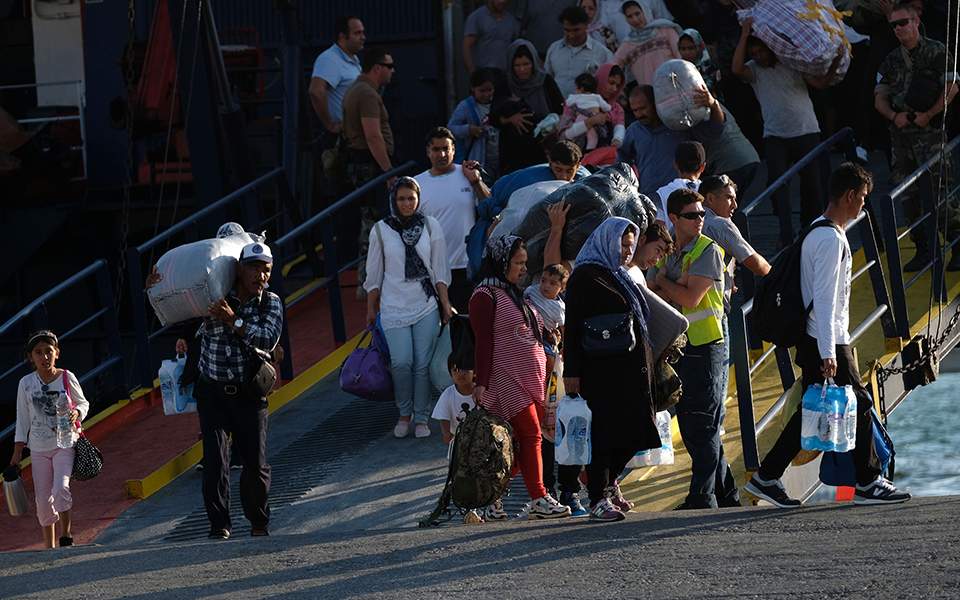 Second ferry of relocated asylum seekers docks in Thessaloniki