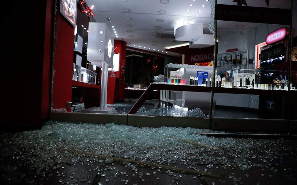 Stores, vehicles damaged in Athens, Thessaloniki during the night