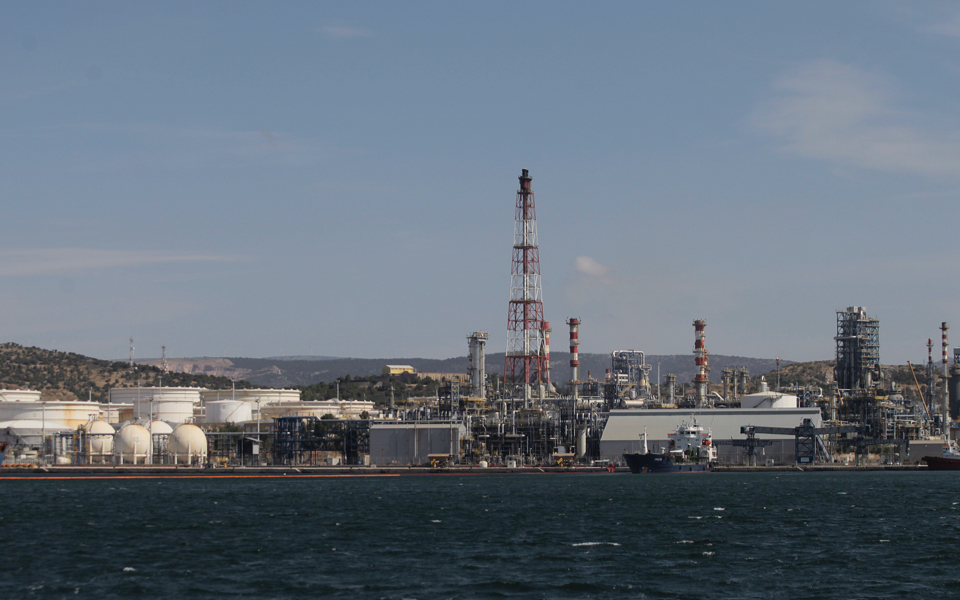 The reasons for the failure of the Hellenic Petroleum tender