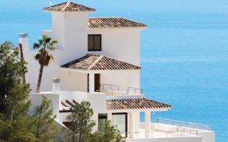 Greek realty attracts foreign interest, prices to rise by 10%