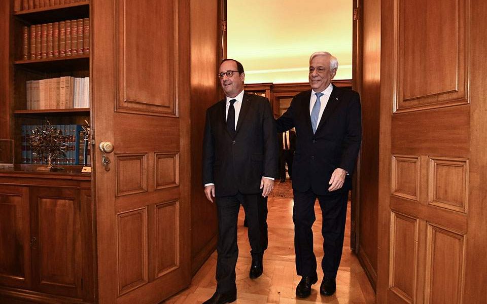 Hollande calls for no additional austerity for Greece