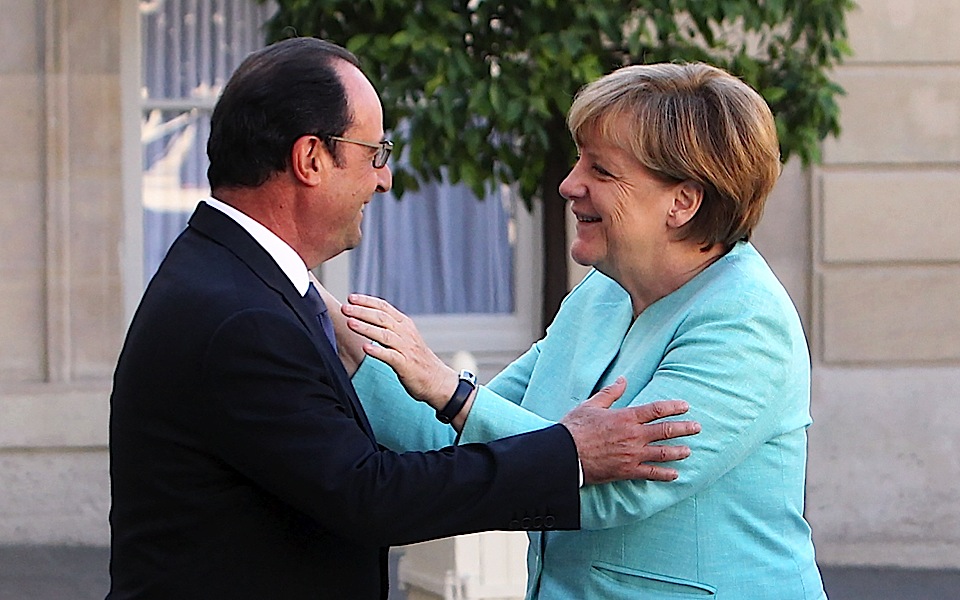 Merkel in Paris for meeting on Greece with Hollande