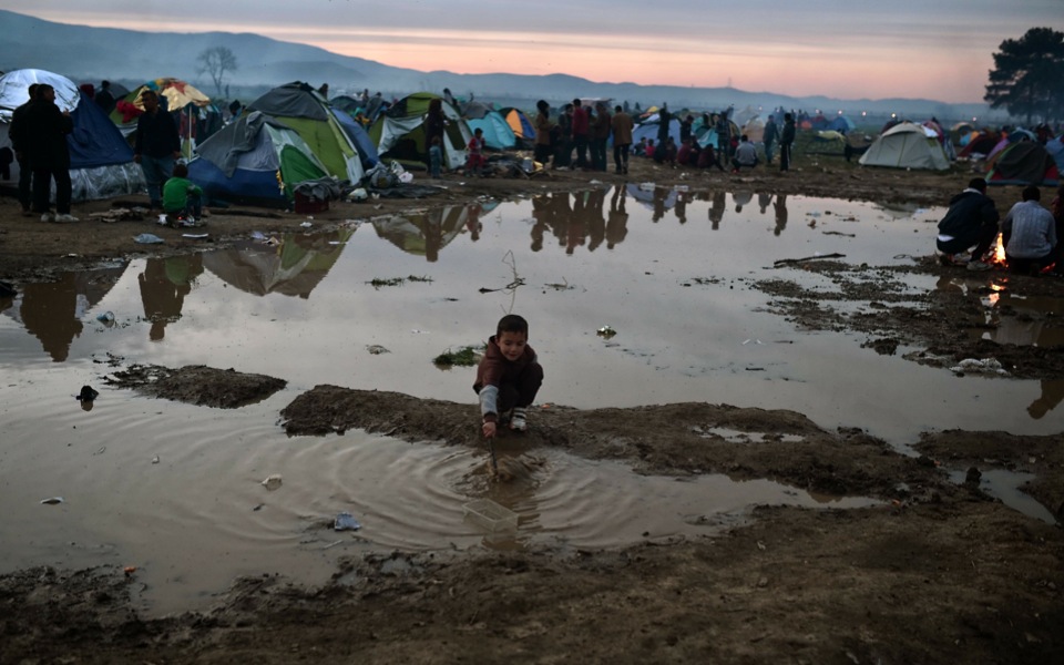 Refugee babies exposed to filth, infections at Greek border camp