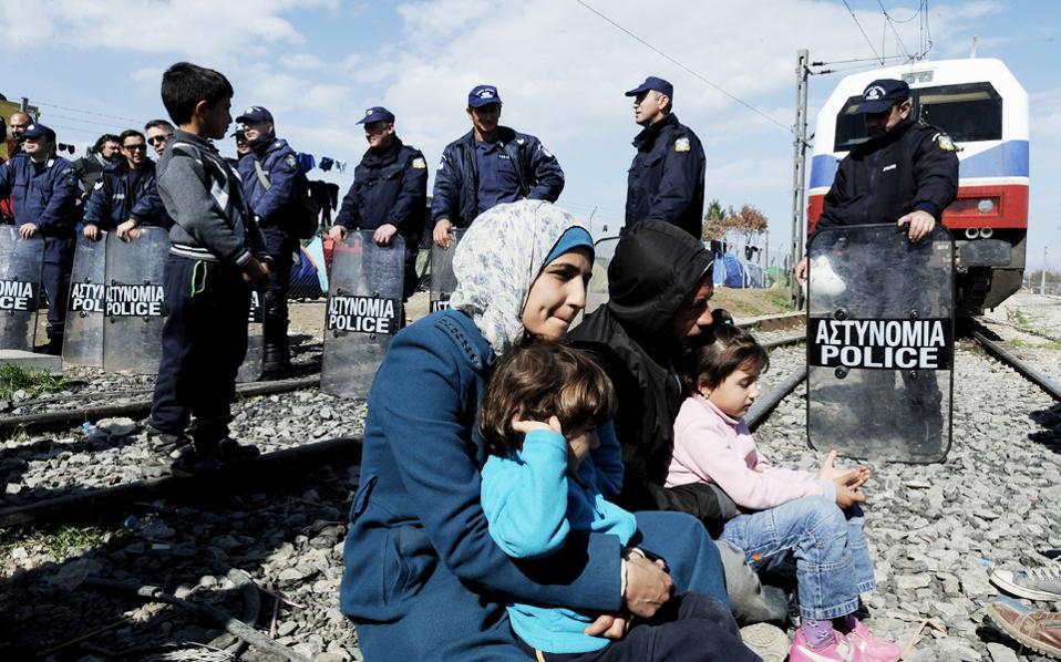 Migrants block railway track on northern Greek border
