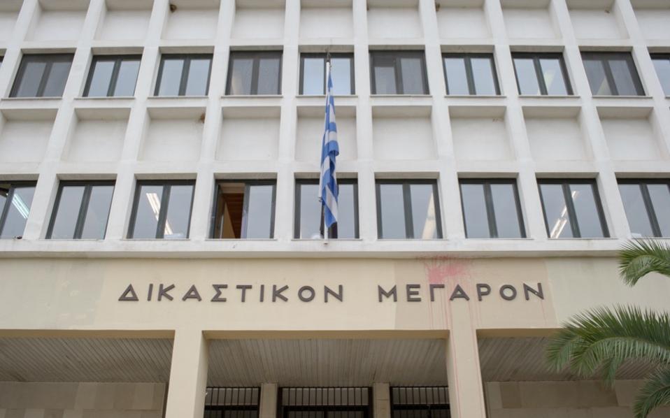 Prosecutor seeks acquittals in Giakoumakis suicide trial