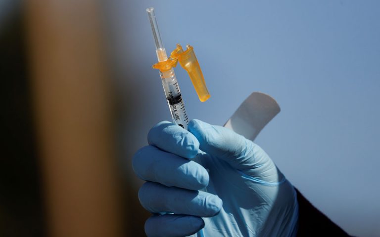 Jab appointments cancelled in Nafpaktos after vaccines destroyed in blackout