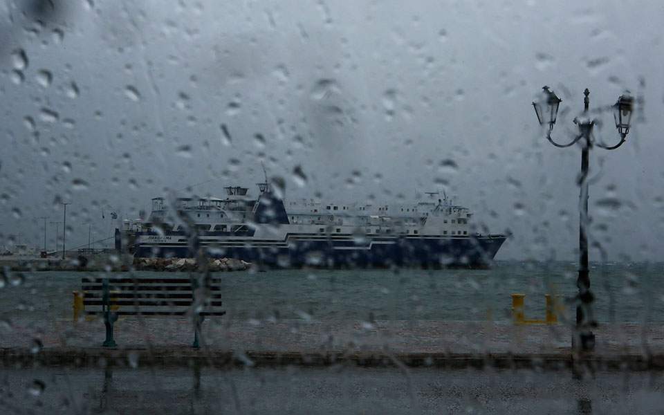 Agia Marina-Nea Styra ferry service suspended due to strong winds