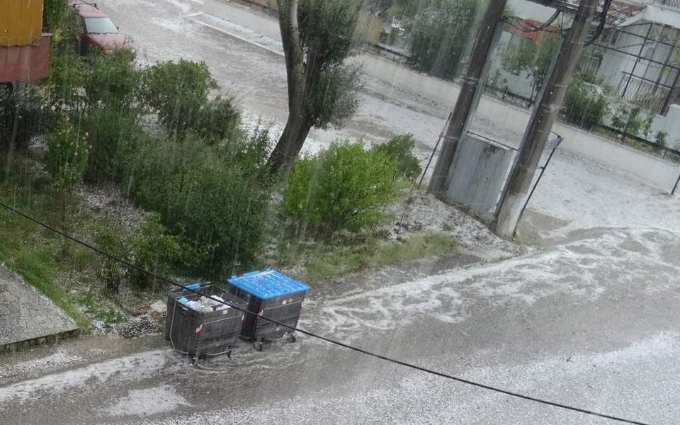 Bad weather lashes western and central Macedonia