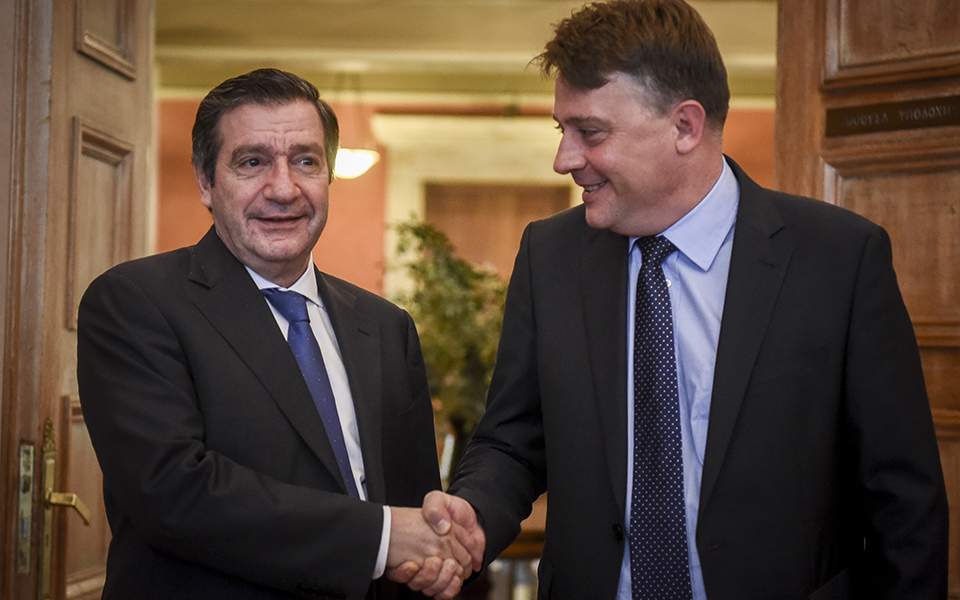 Athens mayor welcomes Skopje counterpart for talks