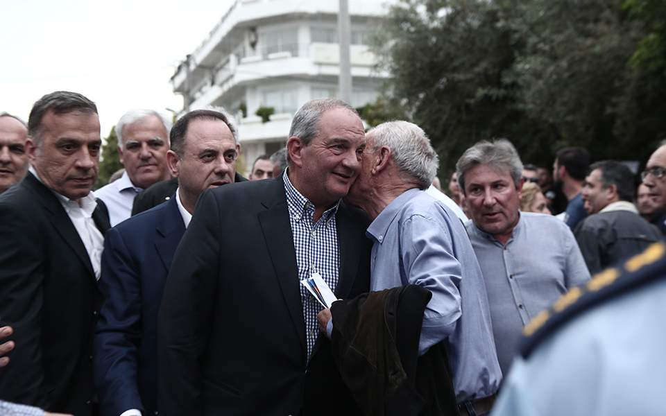 Former PM Karamanlis expresses support for ND leader in main rally