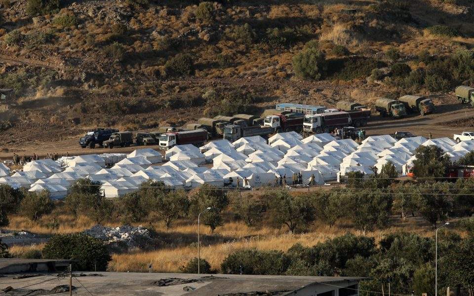 Civilian groups on Lesvos, Chios reiterate opposition to new migrant camps