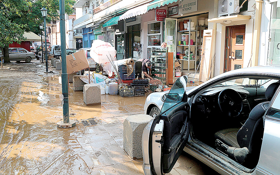 Army to bolster efforts to rebuild infrastructure wrecked by Ianos Cyclone
