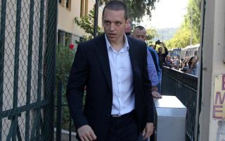 Golden Dawn MP ejected from Parliament for verbal assault