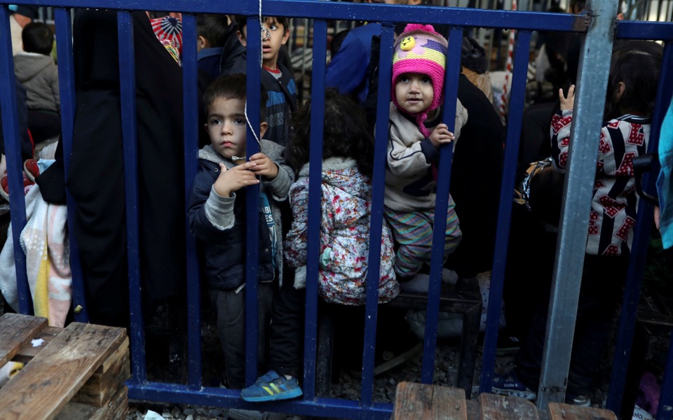 Berlin to take up to 100 children from Greek refugee camps