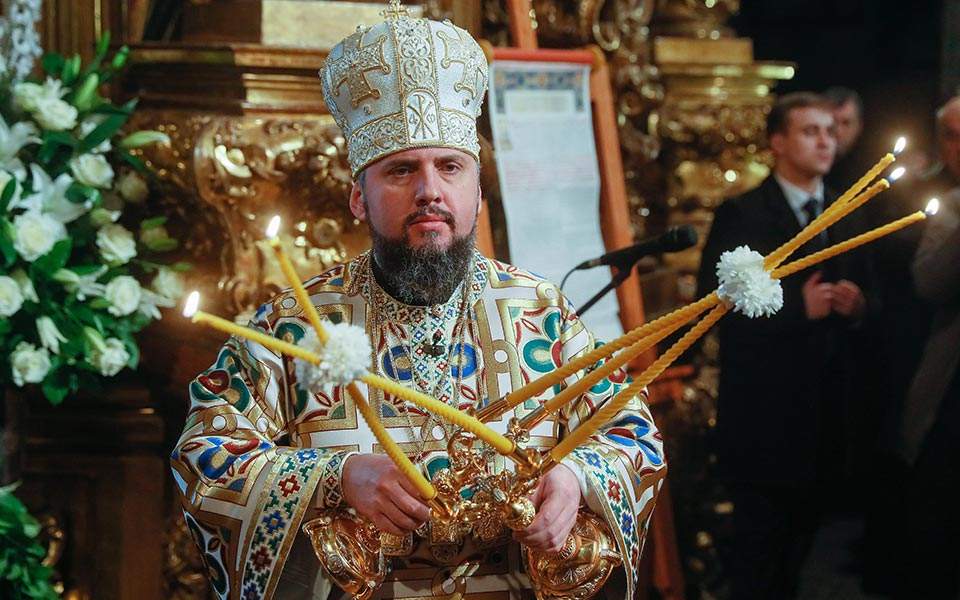 Head of newly independent Ukrainian Orthodox Church enthroned