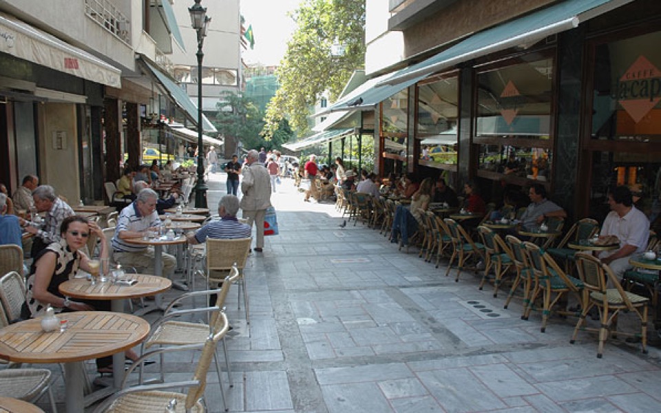 Athens launches crackdown on businesses using public areas for free
