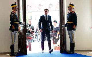 ‘Absurd’ for migrants to demonstrate to be let into FYROM, Kurz says